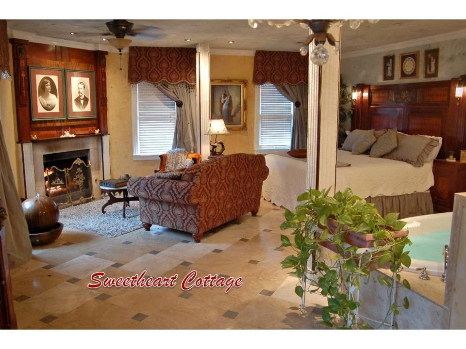 Lockheart Gables Romantic Bed And Breakfast Форт-Ворт Екстер'єр фото